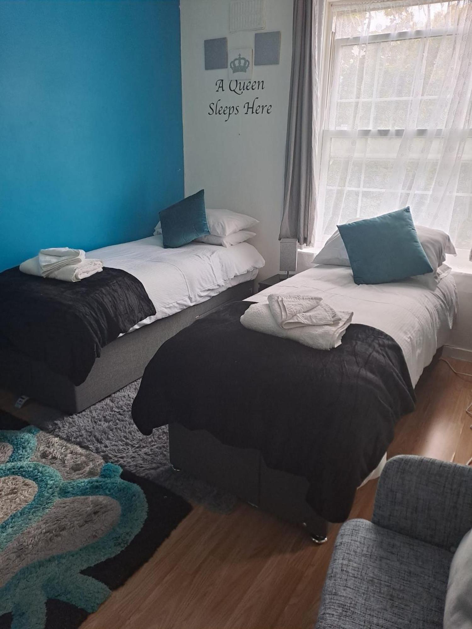 3 Bedroom Brixton Apartment Londra Esterno foto