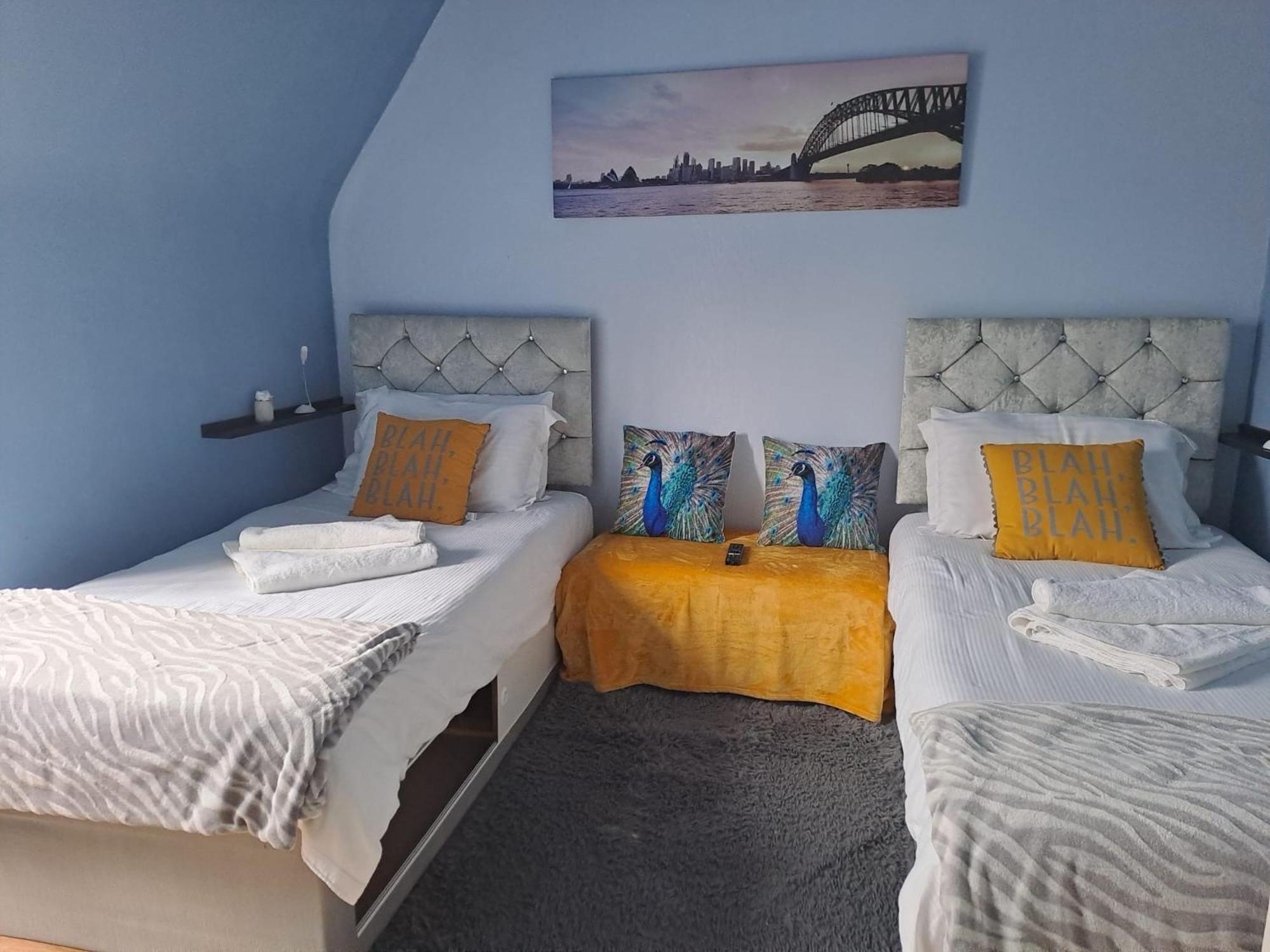 3 Bedroom Brixton Apartment Londra Esterno foto