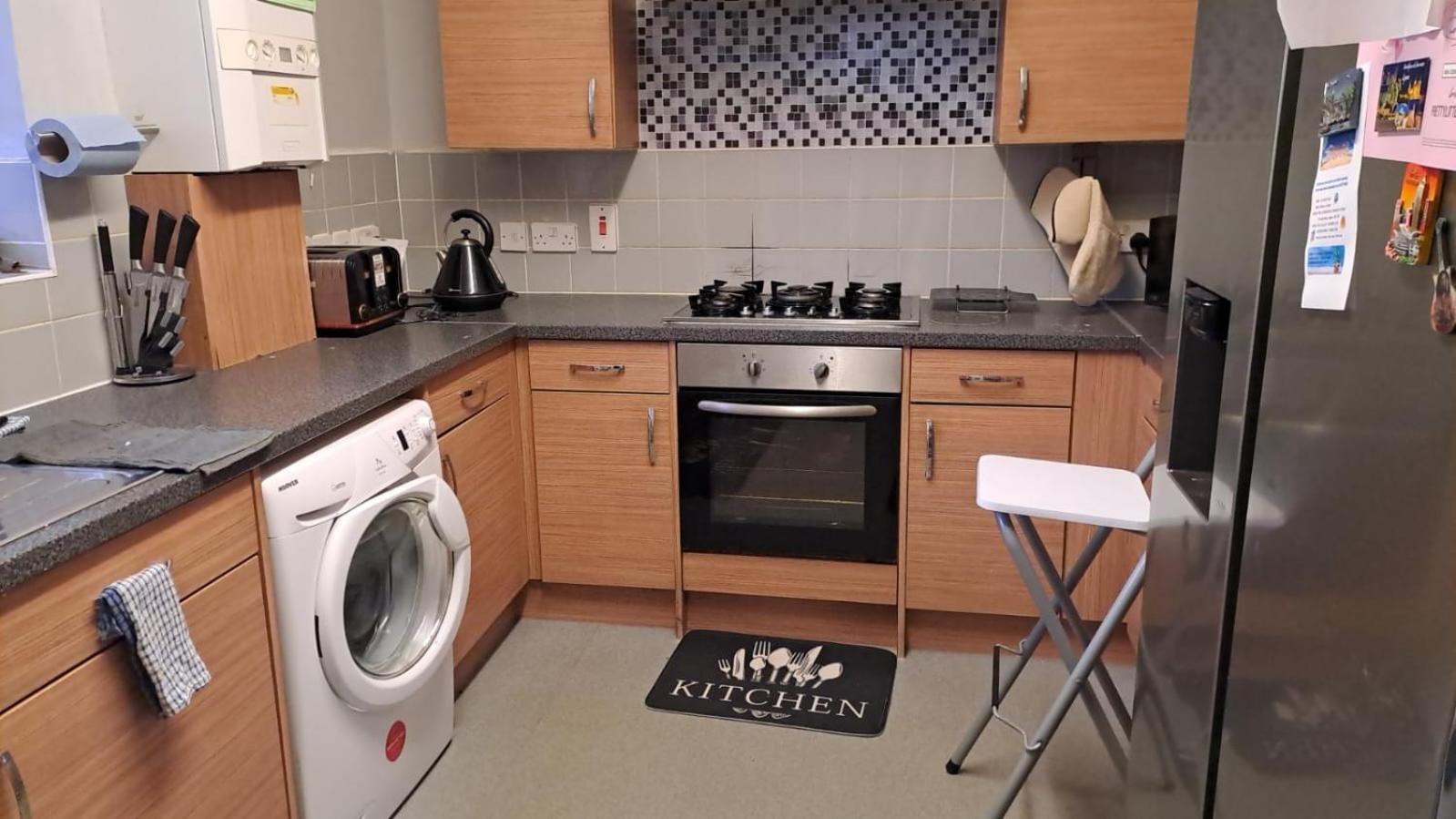 3 Bedroom Brixton Apartment Londra Esterno foto