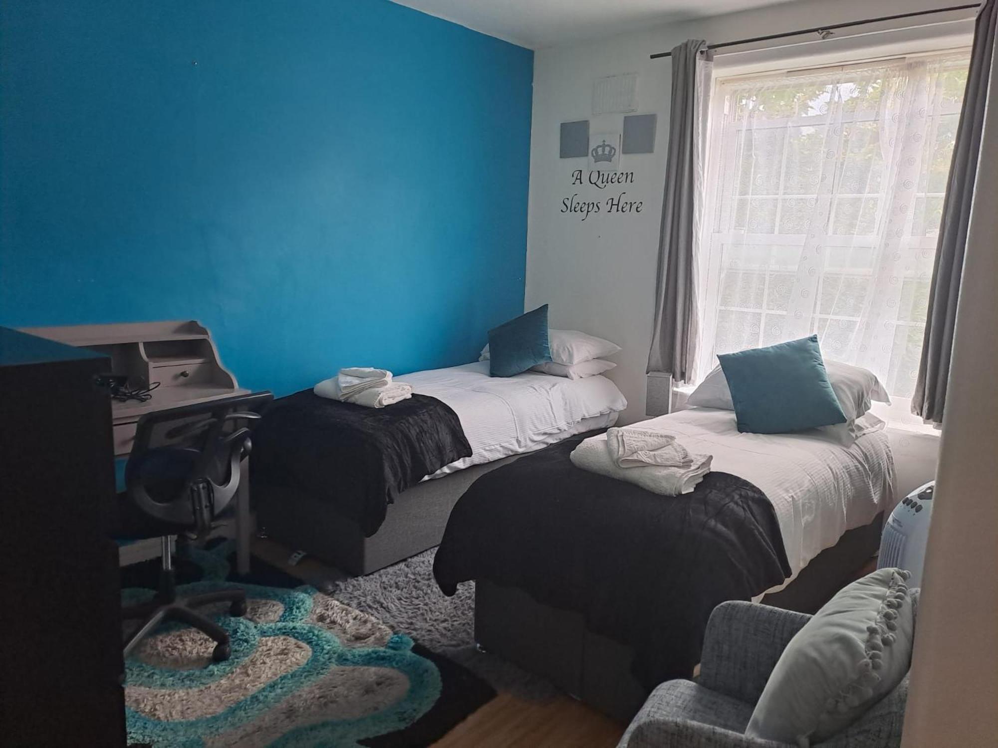 3 Bedroom Brixton Apartment Londra Esterno foto